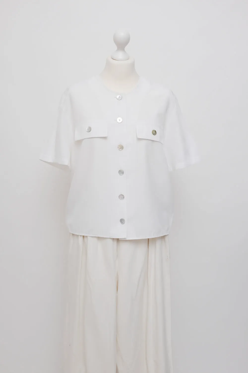 0055_CROP OVERSHIRT WITH MOTHER OF PEARL BUTTONS