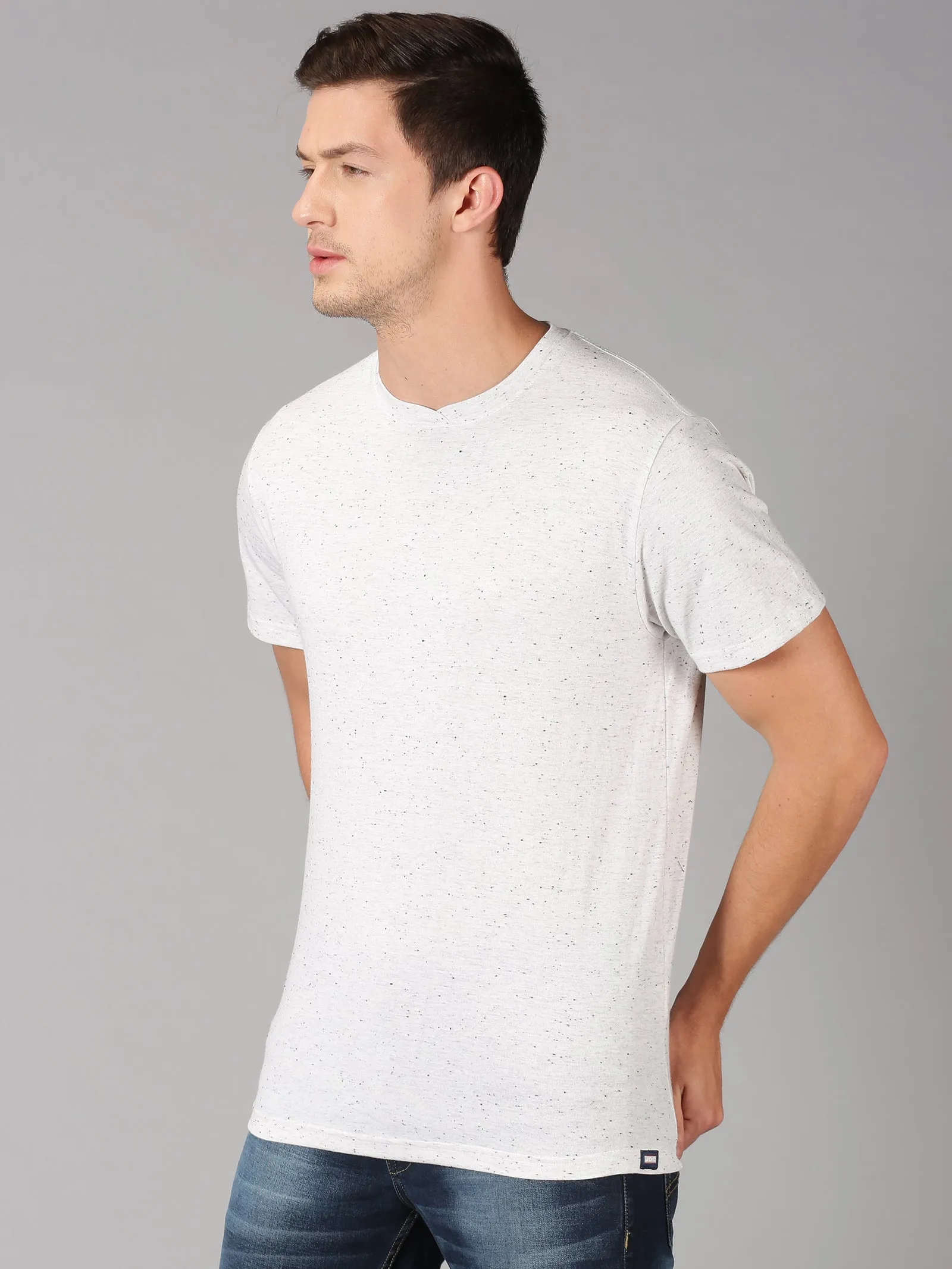 MEN'S ECRU SOLID SLIM FIT T.SHIRT