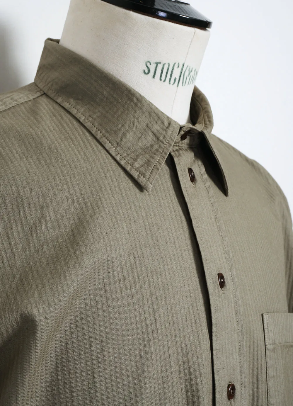 RAYMOND | Relaxed Classic Herringbone Shirt | Bay Leaf